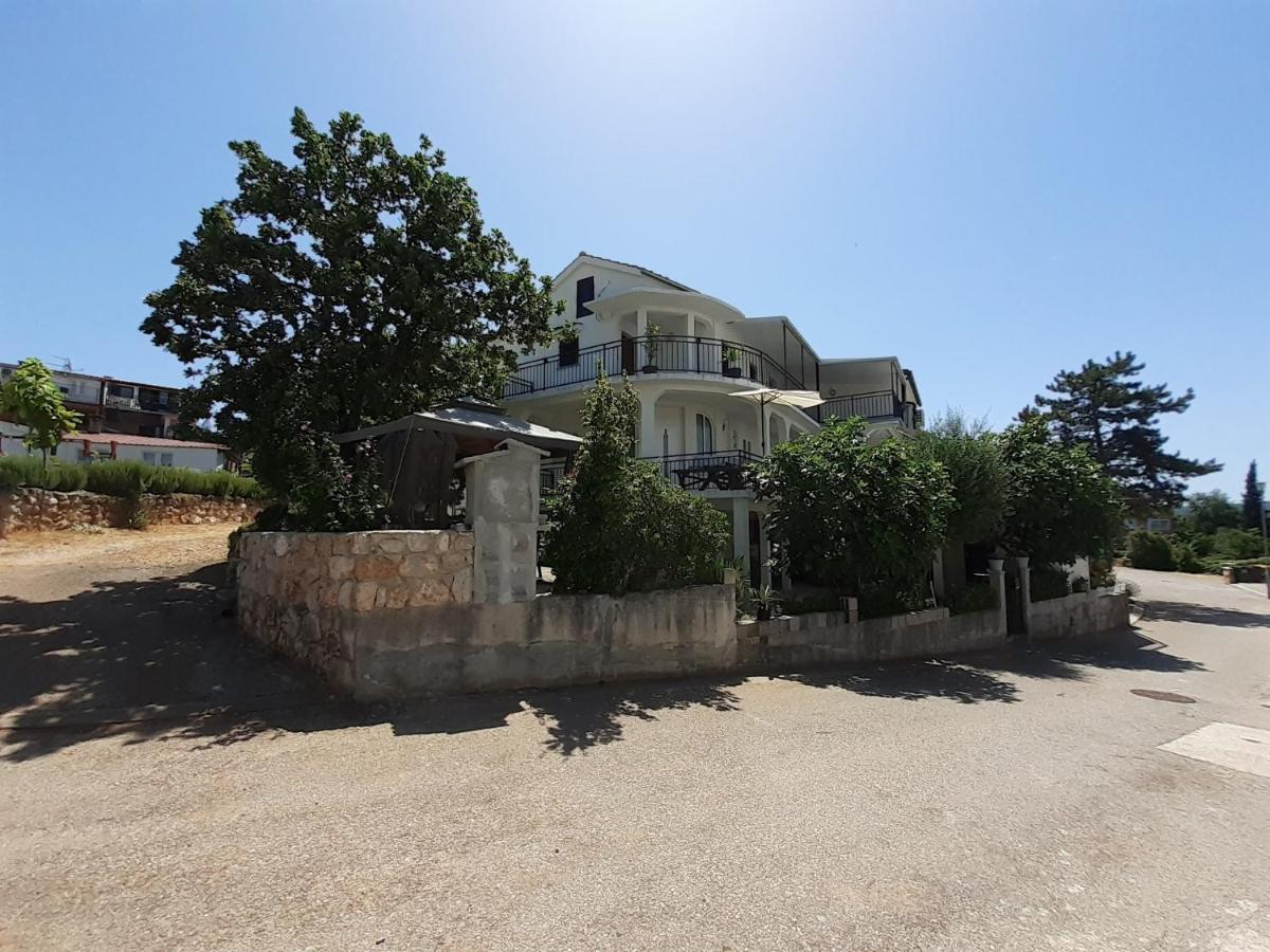 Apartmani Bilandzic-Krk Malinska Exteriör bild